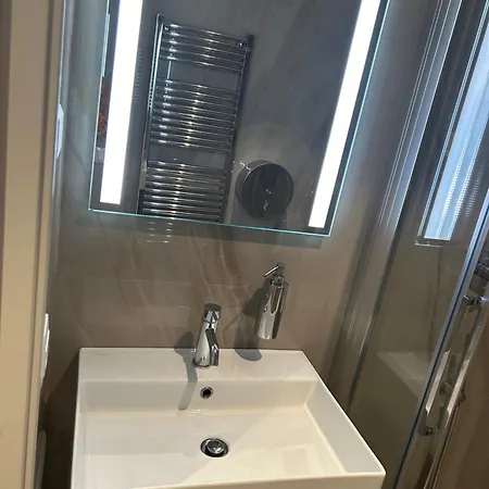 Úszó hotel Segelboot Cala Del